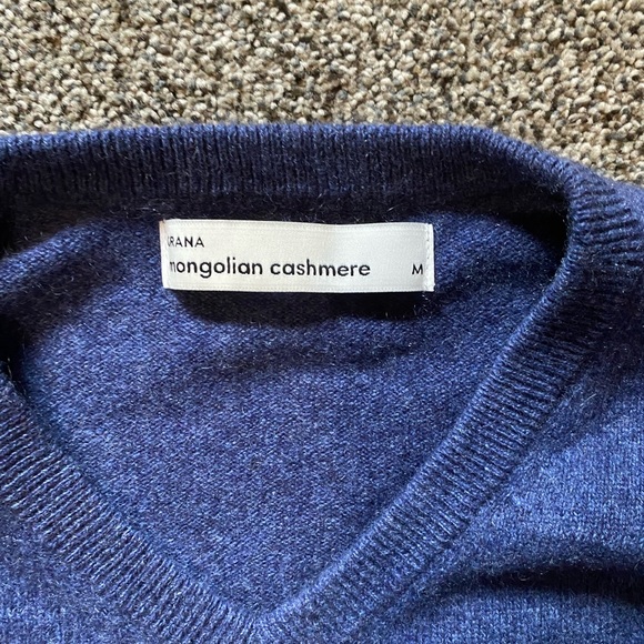 Grana 100% Mongolian cashmere sweater. Med. - Picture 4 of 4
